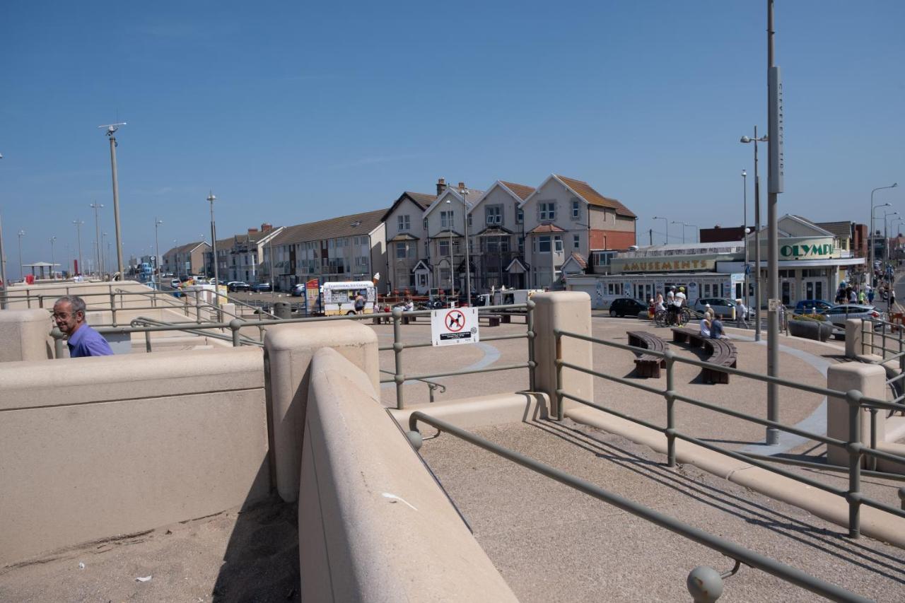 Seahawk Holiday Apartments Cleveleys Eksteriør billede